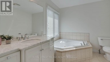 1310 SHORE ROAD London South (South A) Ontario photo 13