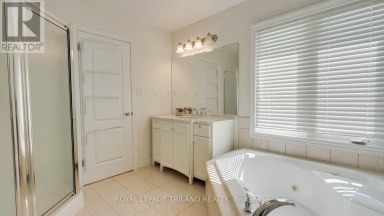 1310 SHORE ROAD London South (South A) Ontario photo 14