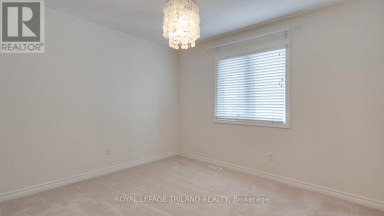 1310 SHORE ROAD London South (South A) Ontario photo 15