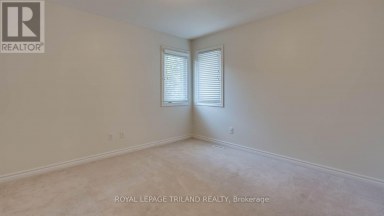 1310 SHORE ROAD London South (South A) Ontario photo 16