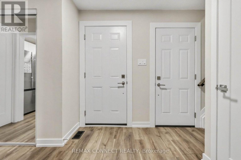 43 TYBALT CRESCENT, Ottawa, Ontario, K2H8J6
