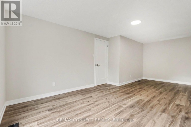 43 TYBALT CRESCENT, Ottawa, Ontario, K2H8J6