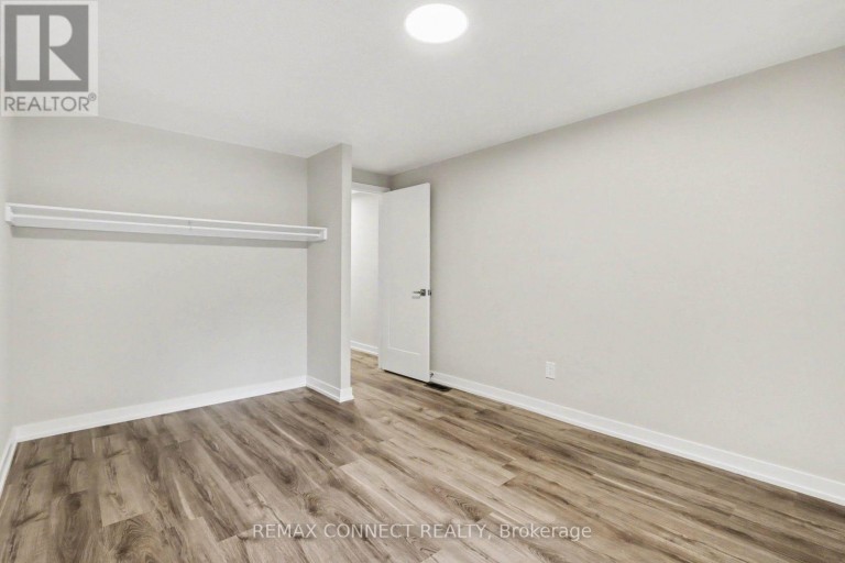 43 TYBALT CRESCENT, Ottawa, Ontario, K2H8J6