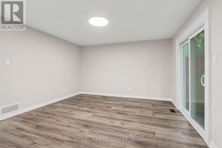 43 TYBALT CRESCENT, Ottawa, Ontario, K2H8J6