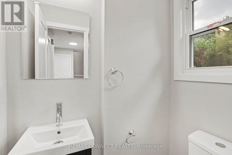 43 TYBALT CRESCENT, Ottawa, Ontario, K2H8J6