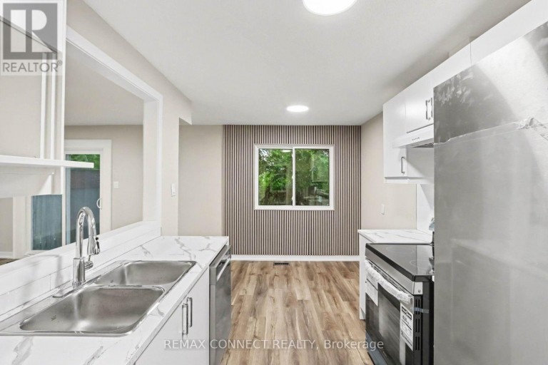 43 TYBALT CRESCENT, Ottawa, Ontario, K2H8J6