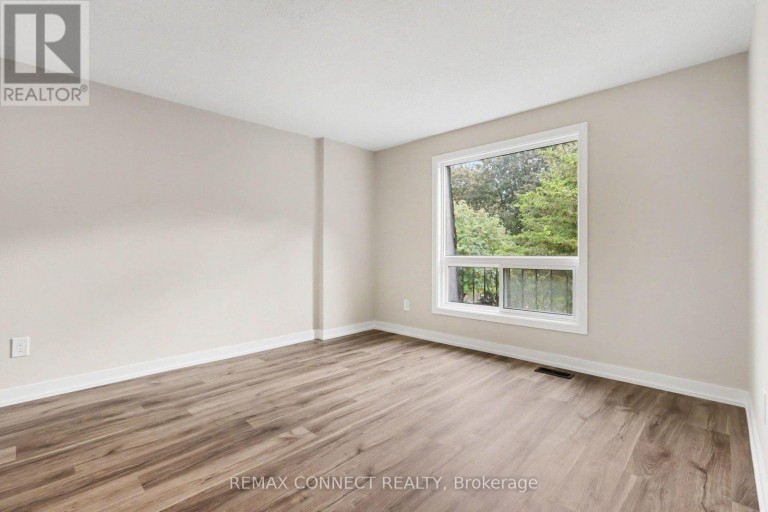 43 TYBALT CRESCENT, Ottawa, Ontario, K2H8J6