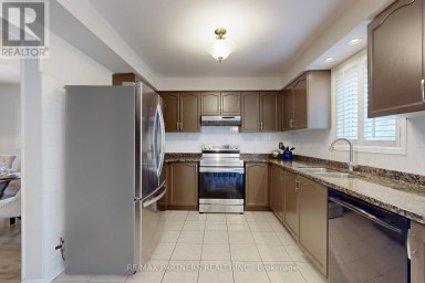 15 RIBBLESDALE DRIVE Whitby (Pringle Creek) Ontario photo 10