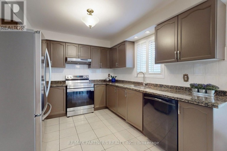 15 RIBBLESDALE DRIVE, Whitby (Pringle Creek), Ontario, L1N6Z3