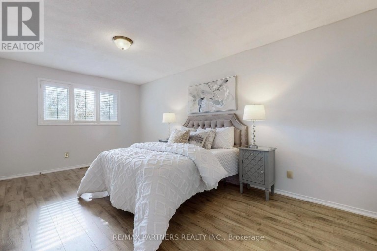 15 RIBBLESDALE DRIVE, Whitby (Pringle Creek), Ontario, L1N6Z3