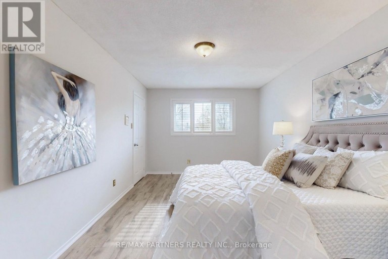 15 RIBBLESDALE DRIVE, Whitby (Pringle Creek), Ontario, L1N6Z3