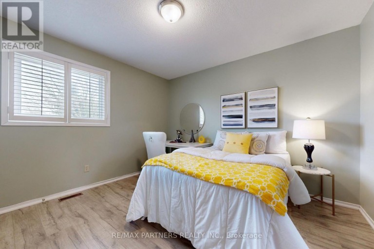 15 RIBBLESDALE DRIVE, Whitby (Pringle Creek), Ontario, L1N6Z3