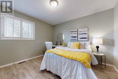 15 RIBBLESDALE DRIVE Whitby (Pringle Creek) Ontario photo 20