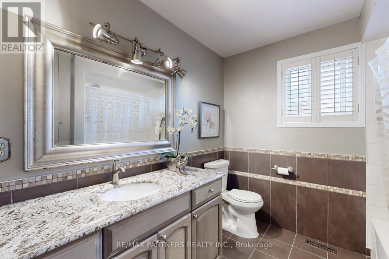 15 RIBBLESDALE DRIVE, Whitby (Pringle Creek), Ontario, L1N6Z3