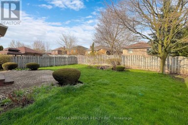 15 RIBBLESDALE DRIVE Whitby (Pringle Creek) Ontario photo 38