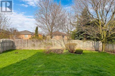 15 RIBBLESDALE DRIVE Whitby (Pringle Creek) Ontario photo 39