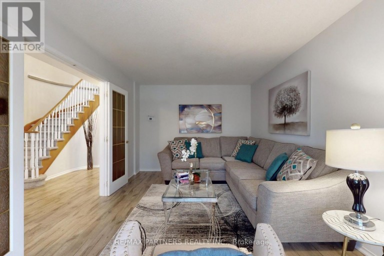 15 RIBBLESDALE DRIVE, Whitby (Pringle Creek), Ontario, L1N6Z3