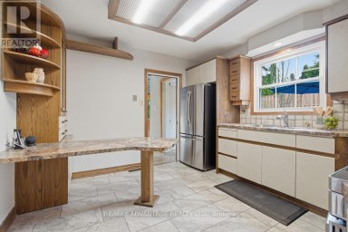 35 COWAN PLACE London South (South R) Ontario photo 12