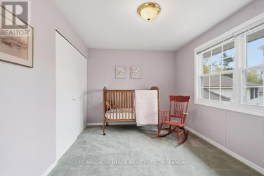 35 COWAN PLACE London South (South R) Ontario photo 32