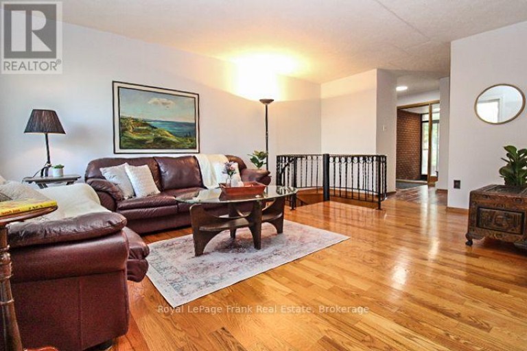 1561 CHERRYHILL ROAD, Peterborough (Monaghan Ward 2), Ontario, K9K1A7