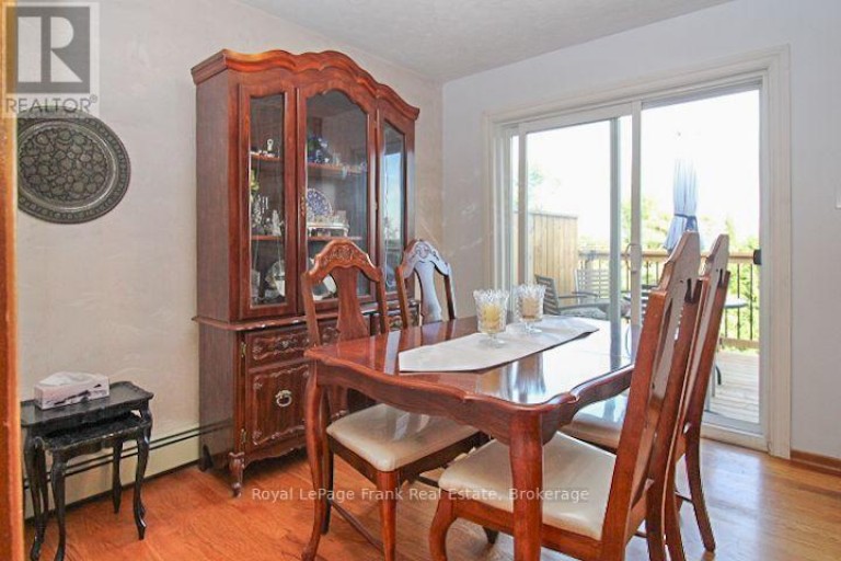 1561 CHERRYHILL ROAD, Peterborough (Monaghan Ward 2), Ontario, K9K1A7