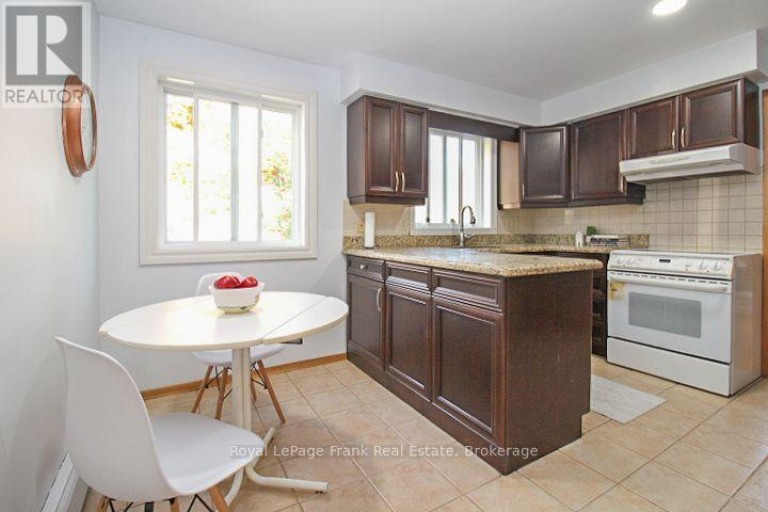 1561 CHERRYHILL ROAD, Peterborough (Monaghan Ward 2), Ontario, K9K1A7