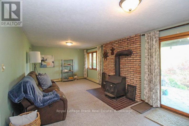 1561 CHERRYHILL ROAD, Peterborough (Monaghan Ward 2), Ontario, K9K1A7