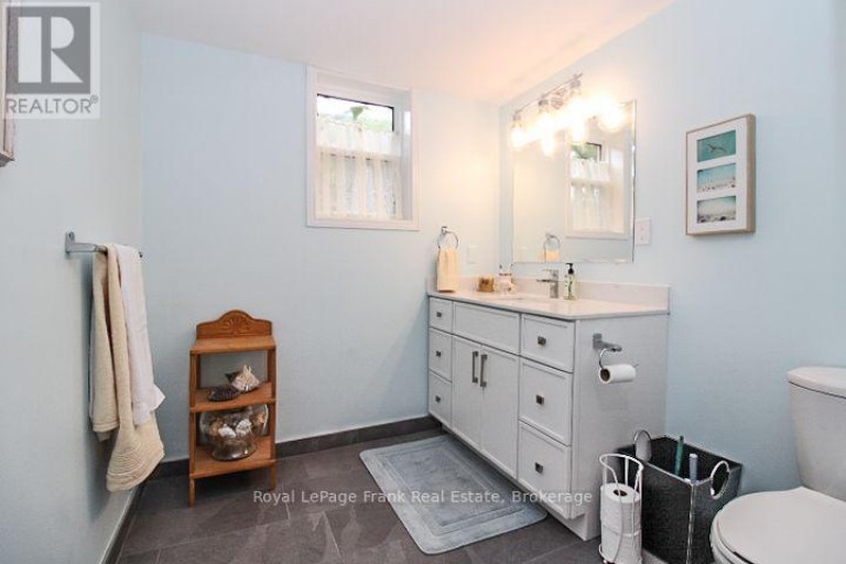 1561 CHERRYHILL ROAD, Peterborough (Monaghan Ward 2), Ontario, K9K1A7