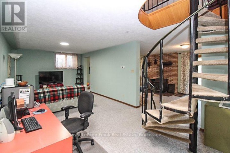 1561 CHERRYHILL ROAD, Peterborough (Monaghan Ward 2), Ontario, K9K1A7
