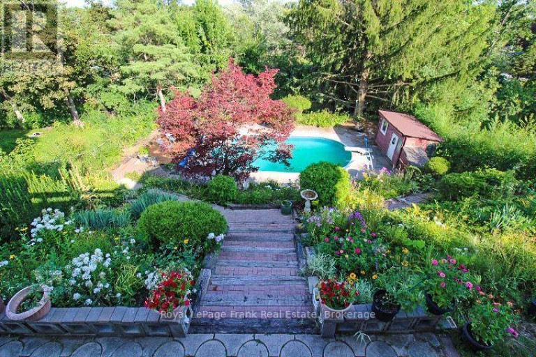 1561 CHERRYHILL ROAD, Peterborough (Monaghan Ward 2), Ontario, K9K1A7