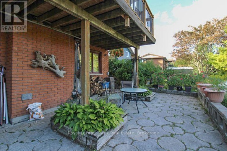 1561 CHERRYHILL ROAD, Peterborough (Monaghan Ward 2), Ontario, K9K1A7