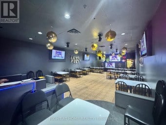 UNIT 2 - 3232 STEELES AVENUE W Vaughan (Concord) Ontario photo 4