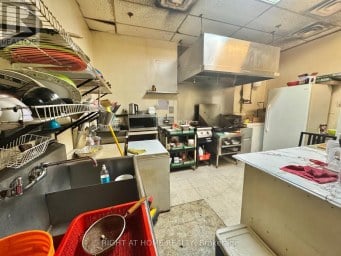 UNIT 2 - 3232 STEELES AVENUE W Vaughan (Concord) Ontario photo 8