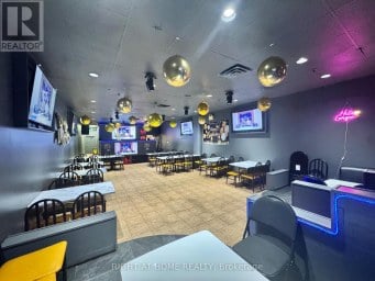 UNIT 2 - 3232 STEELES AVENUE W Vaughan (Concord) Ontario photo 9