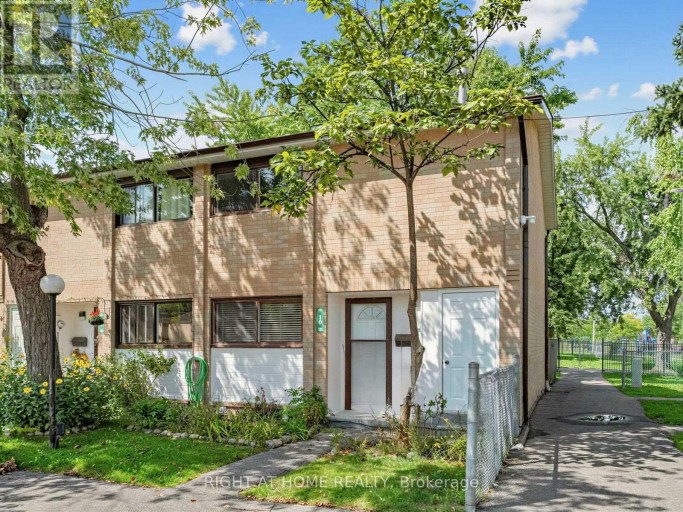 10 - 10 FLEETWOOD CRESCENT, Brampton (Southgate), Ontario, L6T2E5