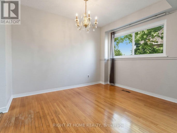 10 - 10 FLEETWOOD CRESCENT, Brampton (Southgate), Ontario, L6T2E5