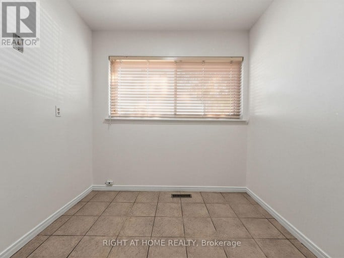 10 - 10 FLEETWOOD CRESCENT, Brampton (Southgate), Ontario, L6T2E5
