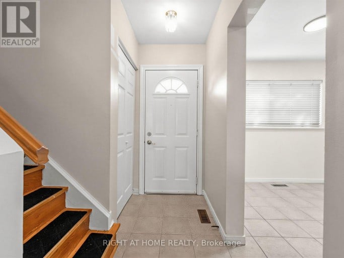 10 - 10 FLEETWOOD CRESCENT, Brampton (Southgate), Ontario, L6T2E5