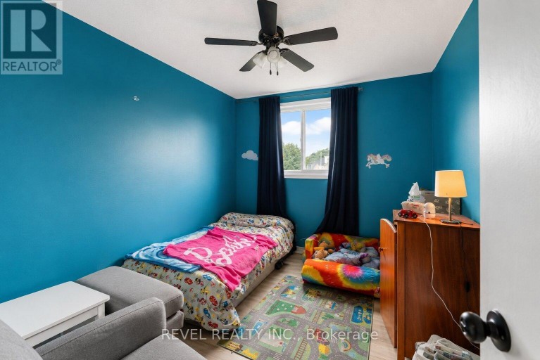 1 - 899 STONE CHURCH ROAD E, Hamilton (Quinndale), Ontario, L8W1B2