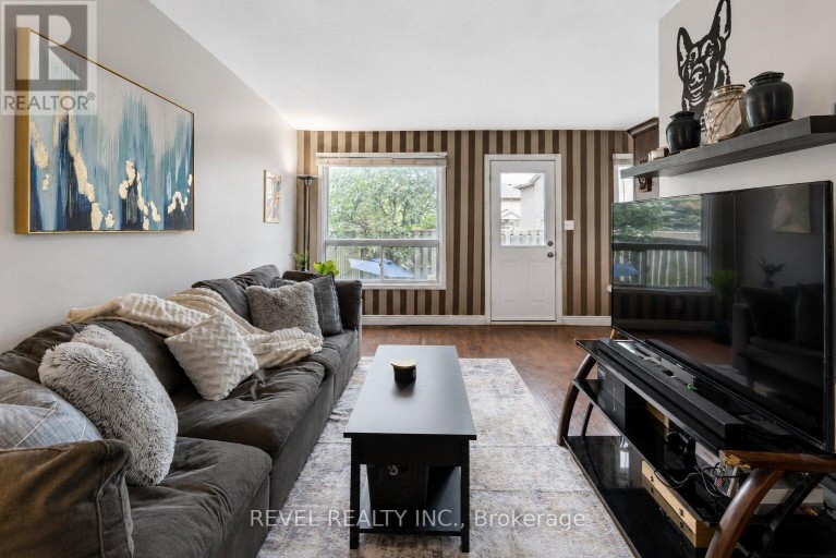 1 - 899 STONE CHURCH ROAD E, Hamilton (Quinndale), Ontario, L8W1B2