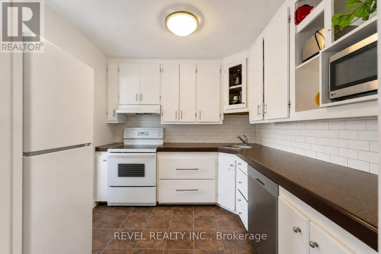 1 - 899 STONE CHURCH ROAD E, Hamilton (Quinndale), Ontario, L8W1B2