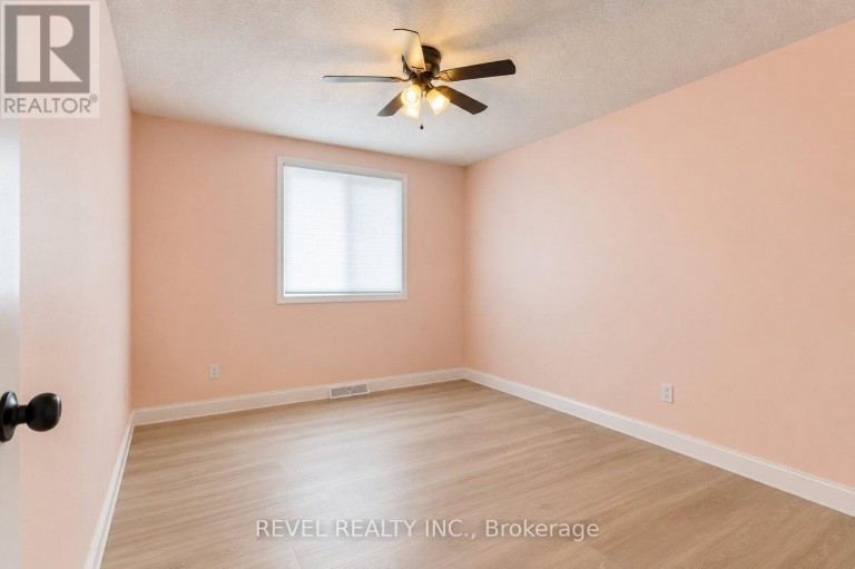 1 - 899 STONE CHURCH ROAD E, Hamilton (Quinndale), Ontario, L8W1B2