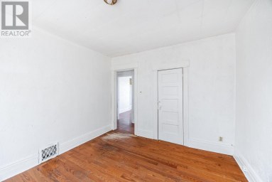 30 Wellington ST E Sault Ste. Marie Ontario photo 17