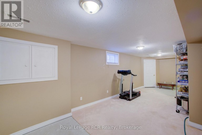 952 GZOWSKI STREET, Centre Wellington (Fergus), Ontario, N1M3V9