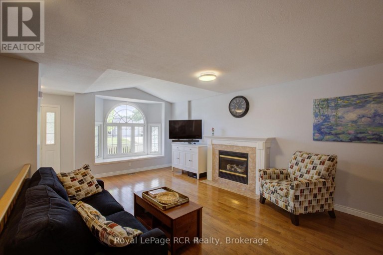 952 GZOWSKI STREET, Centre Wellington (Fergus), Ontario, N1M3V9