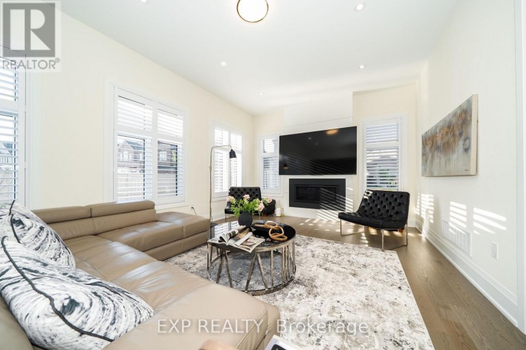 38 BUD LEGGETT CRESCENT, Georgina (Keswick South), Ontario, L4P0T1