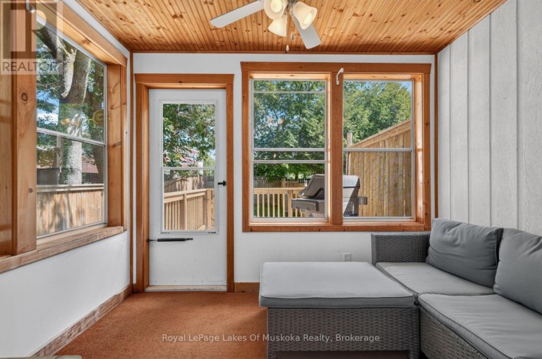 570 JOHN STREET S, Gravenhurst (Muskoka (S)), Ontario, P1P1J9