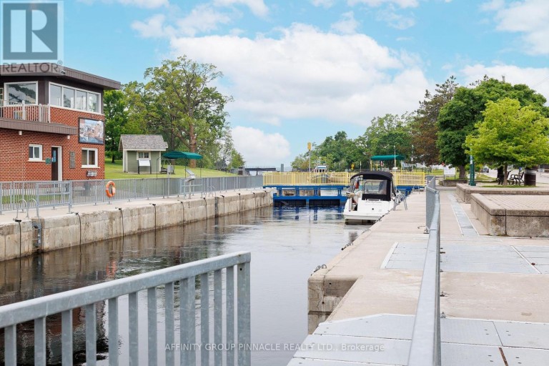 302 - 19 A WEST STREET N, Kawartha Lakes (Fenelon Falls), Ontario, K0M1N0