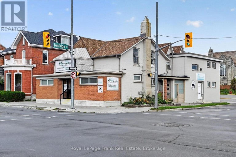 308 CHARLOTTE STREET, Peterborough (Town Ward 3), Ontario, K9J2V7