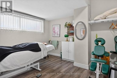 308 CHARLOTTE STREET Peterborough (Town Ward 3) Ontario photo 10